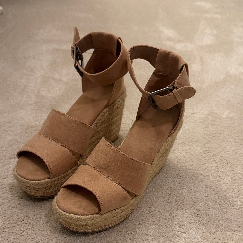 Universal Thread Tan Wedge Sandals